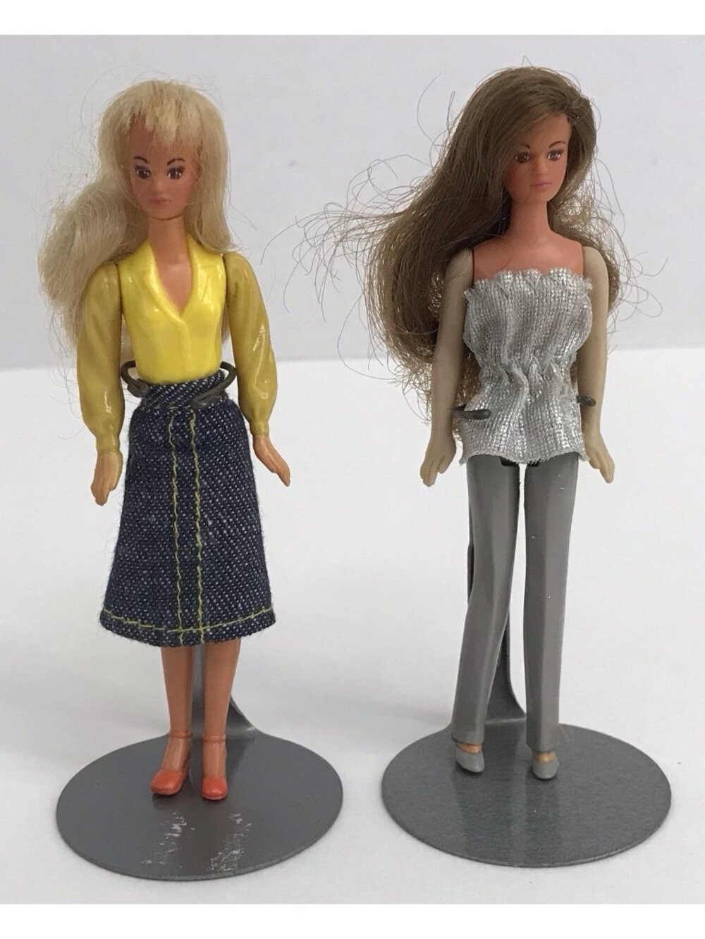 Vintage Glamour Girls Danni In Silver Shimmer & Jessie In Jean Supreme
